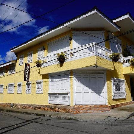 Casa Hotel Las Orquideas Circasia Exterior foto