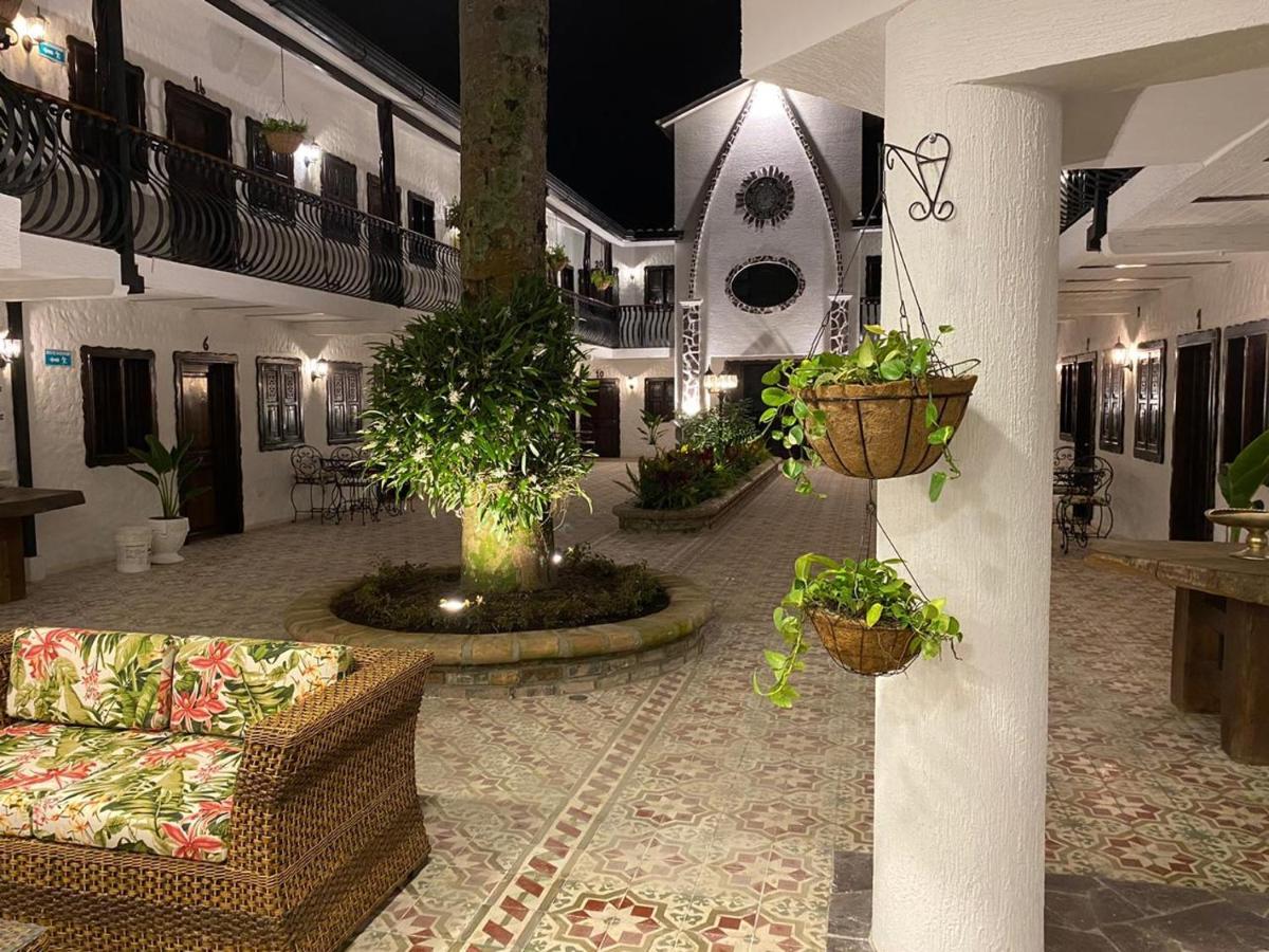 Casa Hotel Las Orquideas Circasia Exterior foto